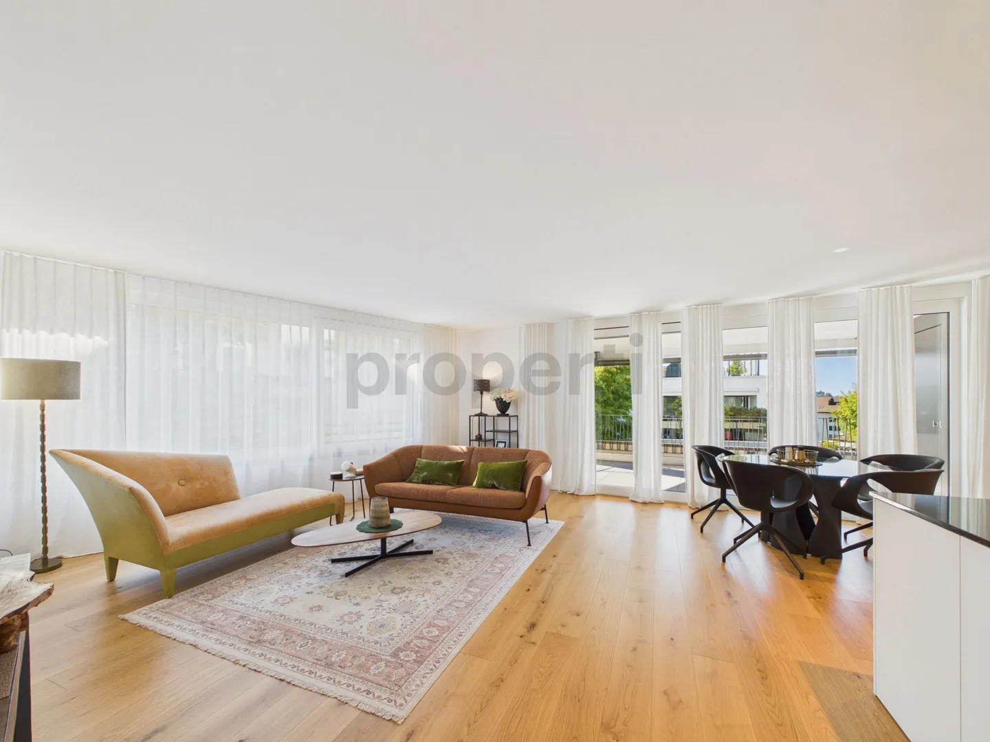 Appartement élégant de 3,5 pièces avec vue sur le lac et grand balcon - Photo 1 sur 12