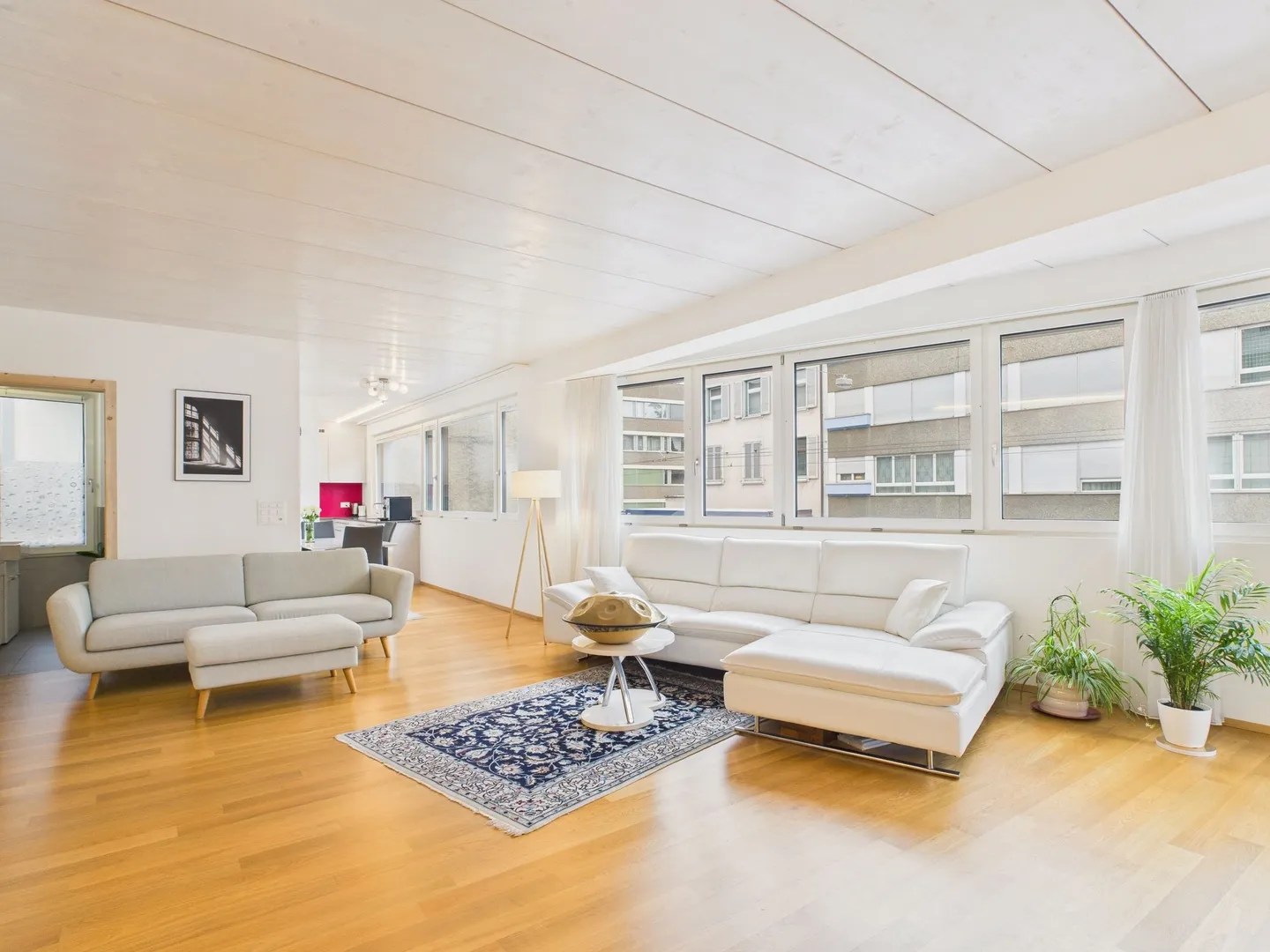 Modern 3.5-room apartment with balcony, Basel - Photo 2 of 11