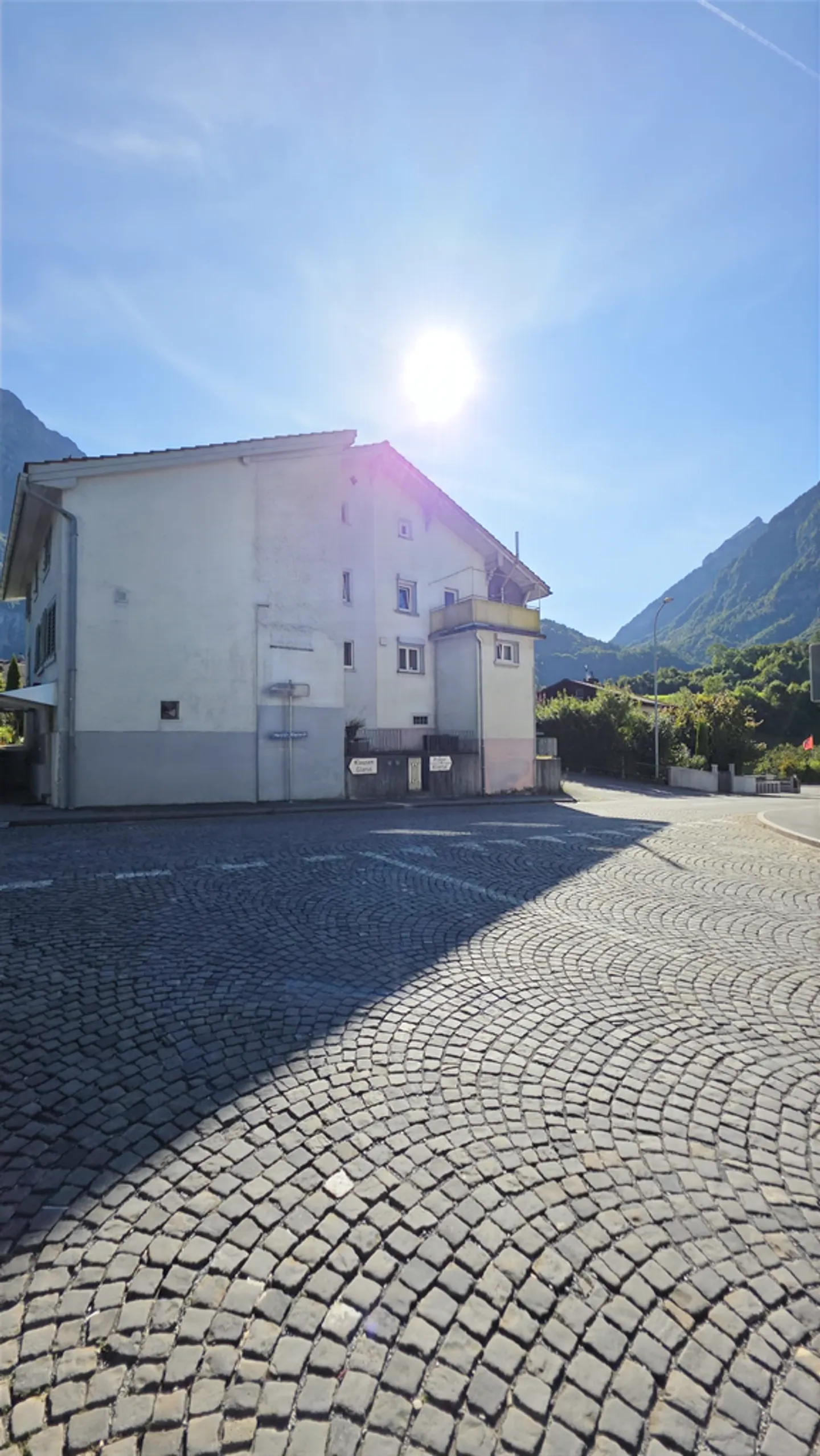 Newly renovated 5.5-room single-family house with large basement, Glarus - Photo 9 of 13