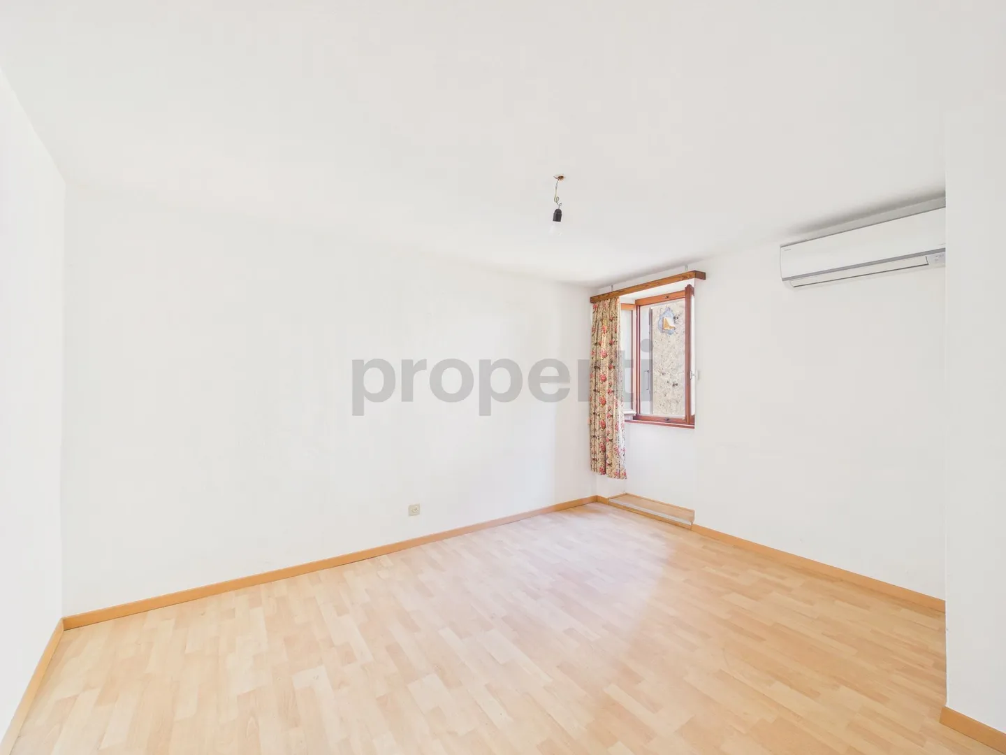 Geräumiges 7,5-Zimmer-Reihenhaus mit großem Keller, Alto Malcantone-Mugena - Foto 11 von 13