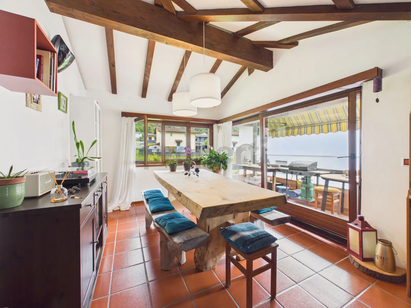Elegante 4,5-Zimmer-Wohnung in einer Doppelhaushälfte mit Garten, Arbedo-Castione - Foto 4 von 13