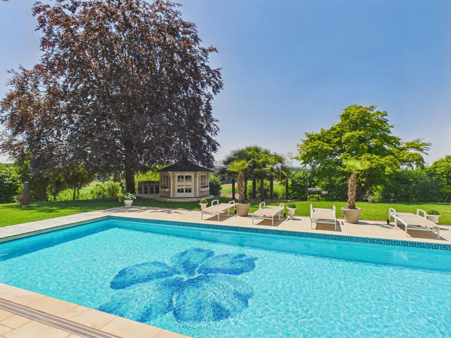 Luxusvilla mit Pool & Blick - Foto 1 von 12