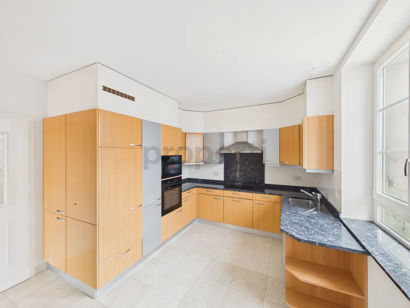 Appartement en duplex de 4,5 pièces, chauffage au sol et parking intérieur disponible - Foto 5 di 13