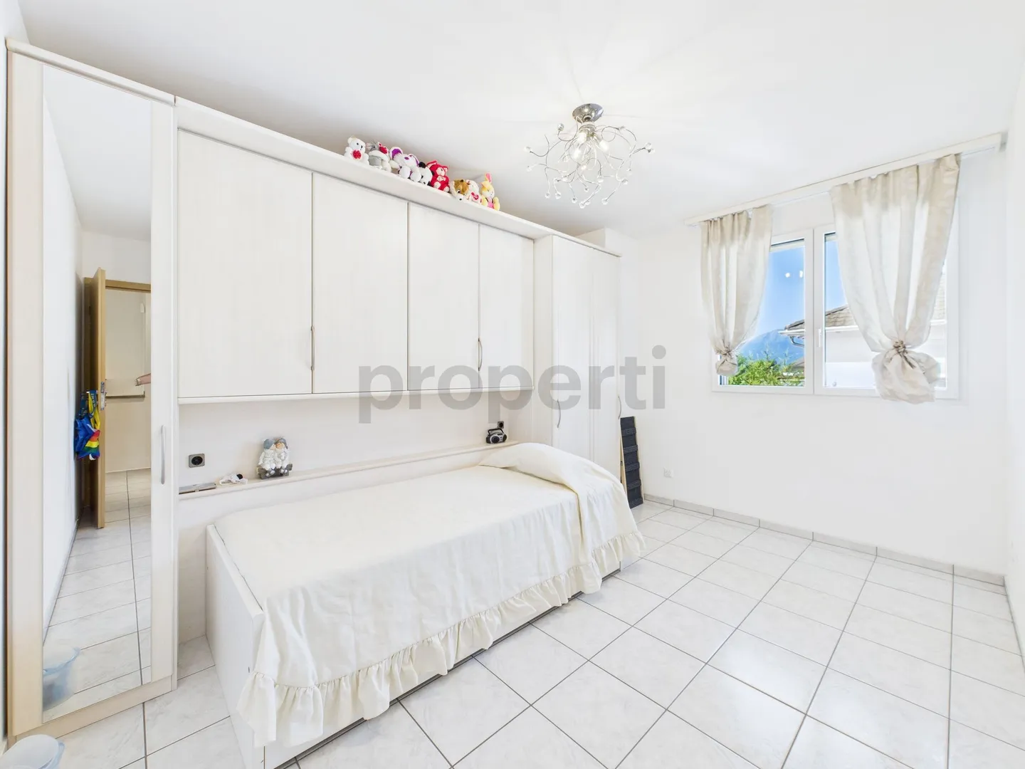 Cozy single-family home in Cugnasco, TI - Photo 6 of 13