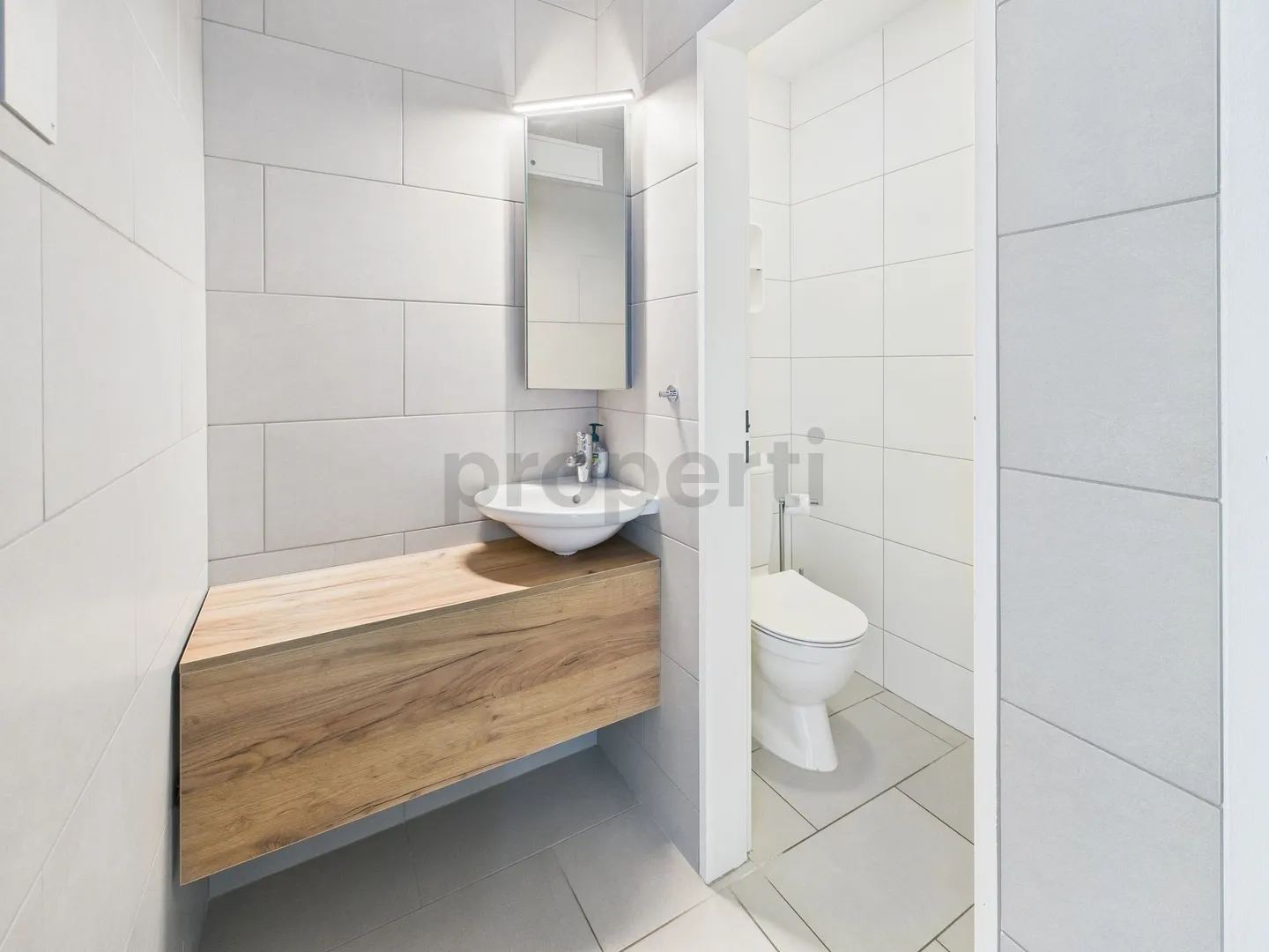 Light-Filled 3.5-Room Garden Apartment - Your Personal Retreat in Adliswil - Photo 9 of 12