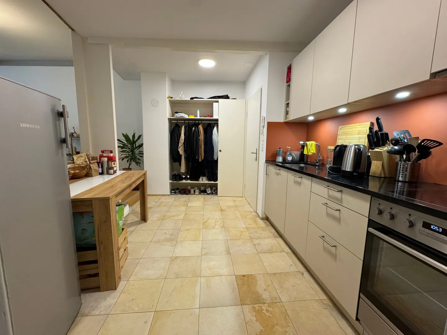 Charming and freshly renovated 2.5-room apartment in a sunny and quiet location in Twann - Photo 4 of 7