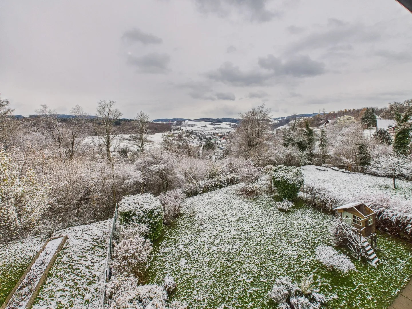 Appartement moderne Minergie 3.5 pièces dans la verdure et pourtant proche de la ville - Photo 11 sur 13