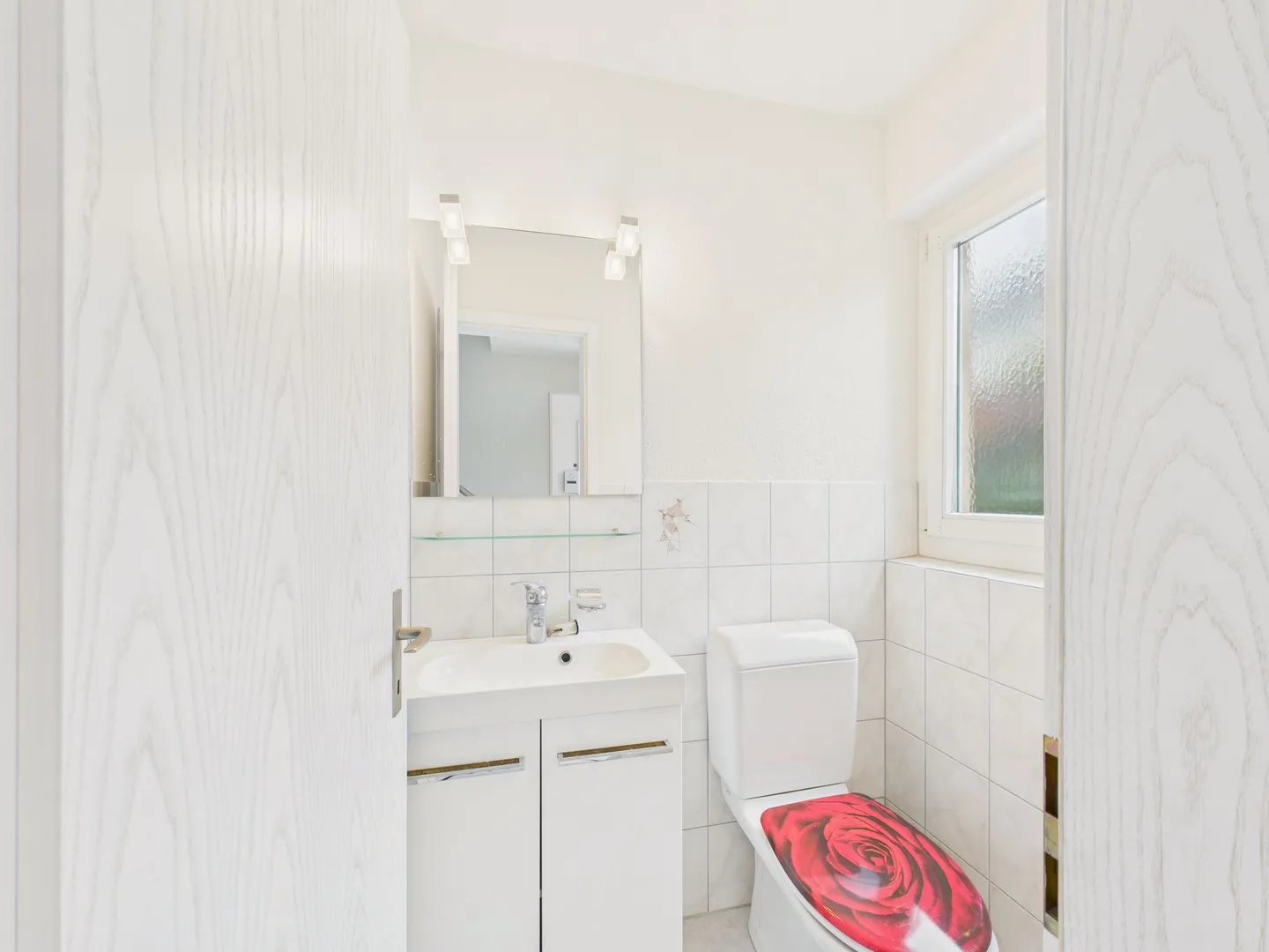 Beautiful 4.5-room single-family house with garden in Ottenbach - Photo 12 of 13