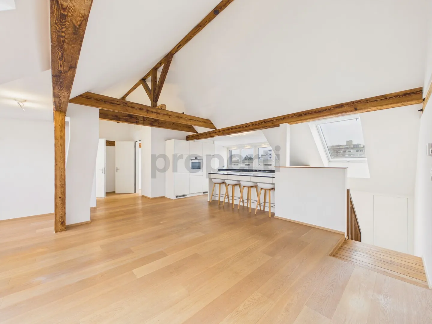 Charming 6.5-room penthouse apartment with balcony, Basel - Photo 8 of 13