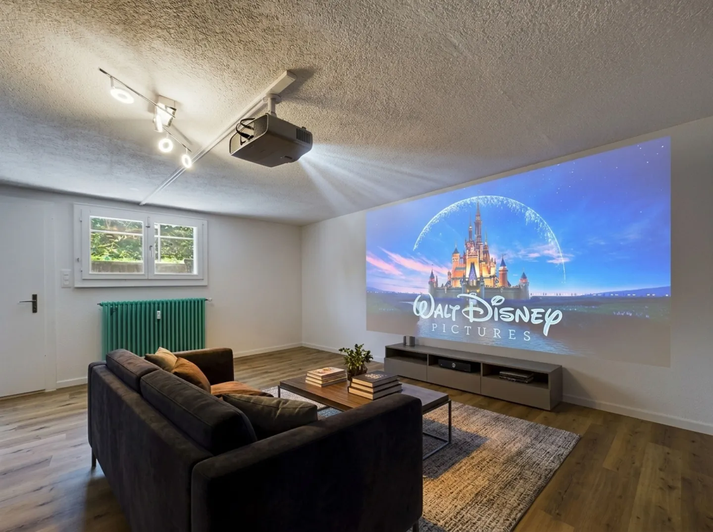 Modern Family Home with Garden - Photo 2 of 11