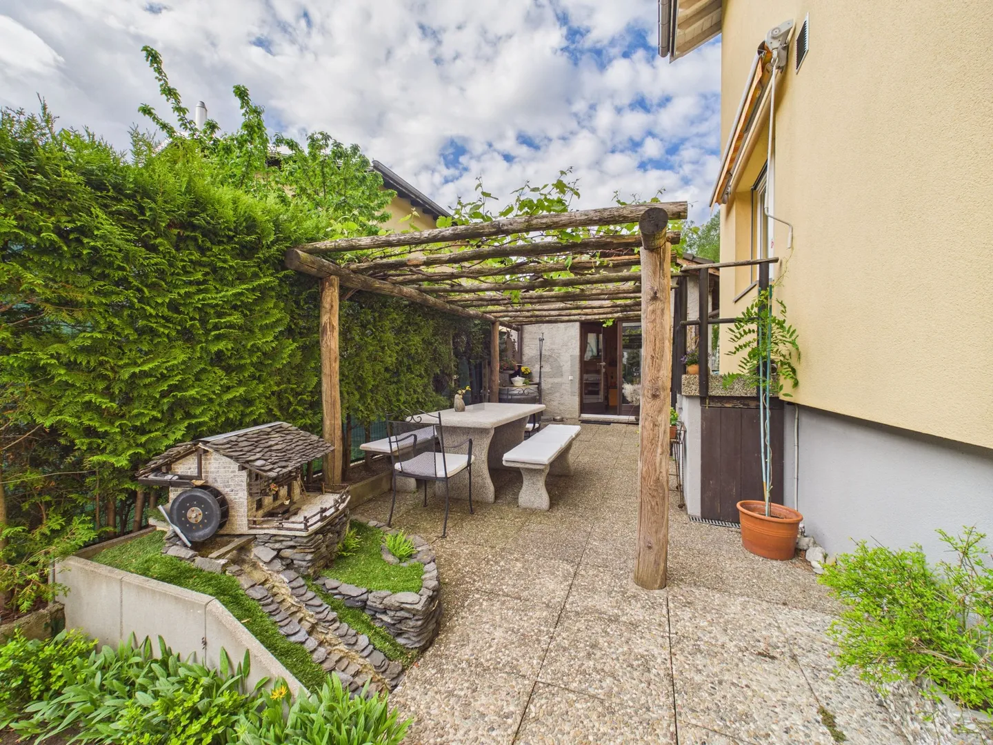 Geräumiges Einfamilienhaus mit 8,5 Zimmern und großem Garten, Giubiasco - Foto 10 von 13