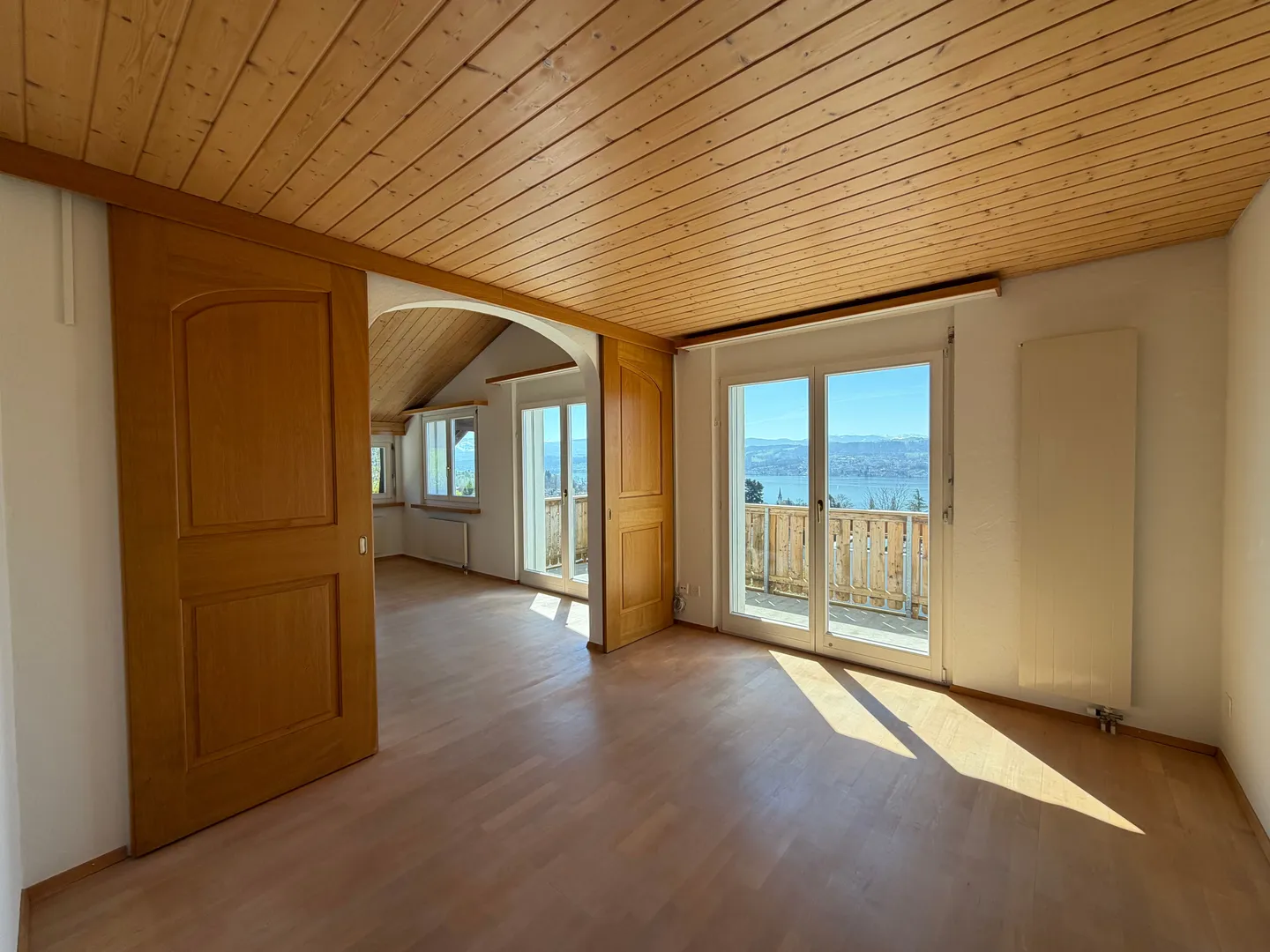 Bright 4-Room Attic Apartment with Balcony, Herrliberg - Photo 9 of 13