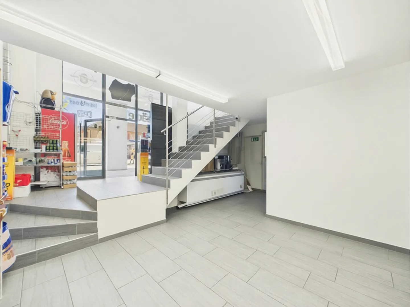 Espace commercial / de vente dans un emplacement central à Opfikon - Photo 5 sur 11