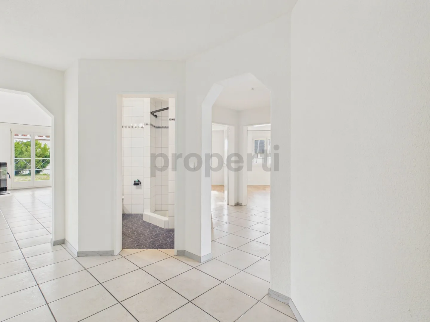 Quiet residential area, spacious garden seating area and two underground parking spaces included - Photo 4 of 13