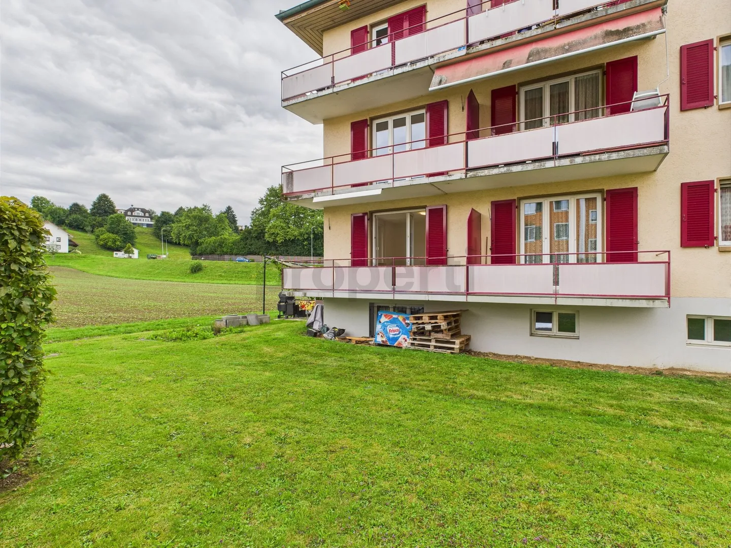 Bright and quiet 3-room apartment with balcony, newly renovated in Strengelbach - Photo 10 of 12