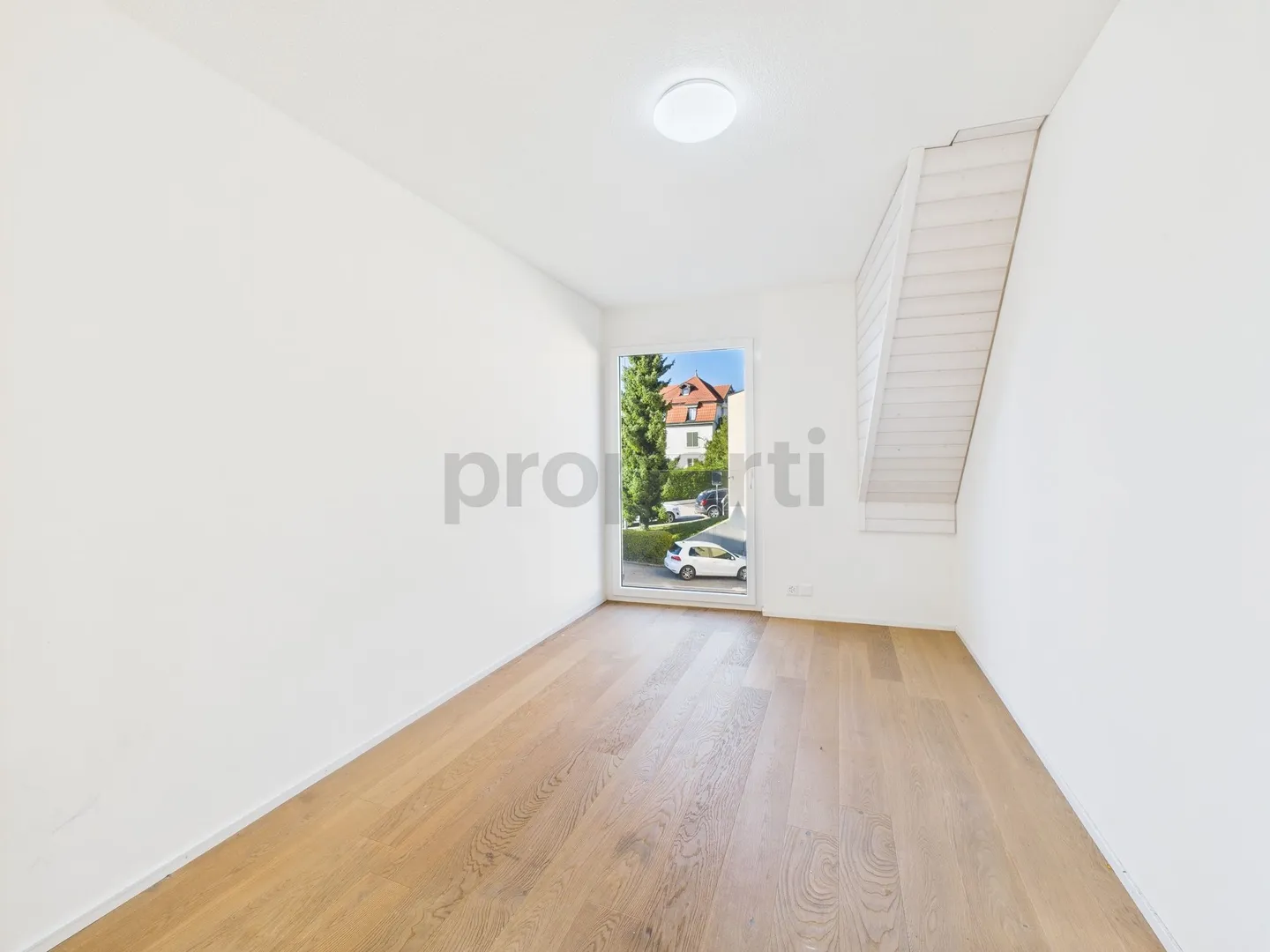 Family-friendly single-family home with sunny garden and modern design in Urdorf - Photo 7 of 12