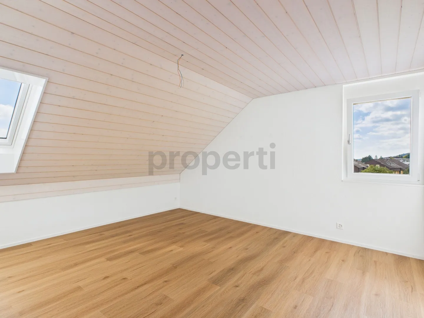 Appartement en penthouse spacieux de 3,5 pièces à Günsberg - confort moderne dans un emplacement calme - Photo 5 sur 9