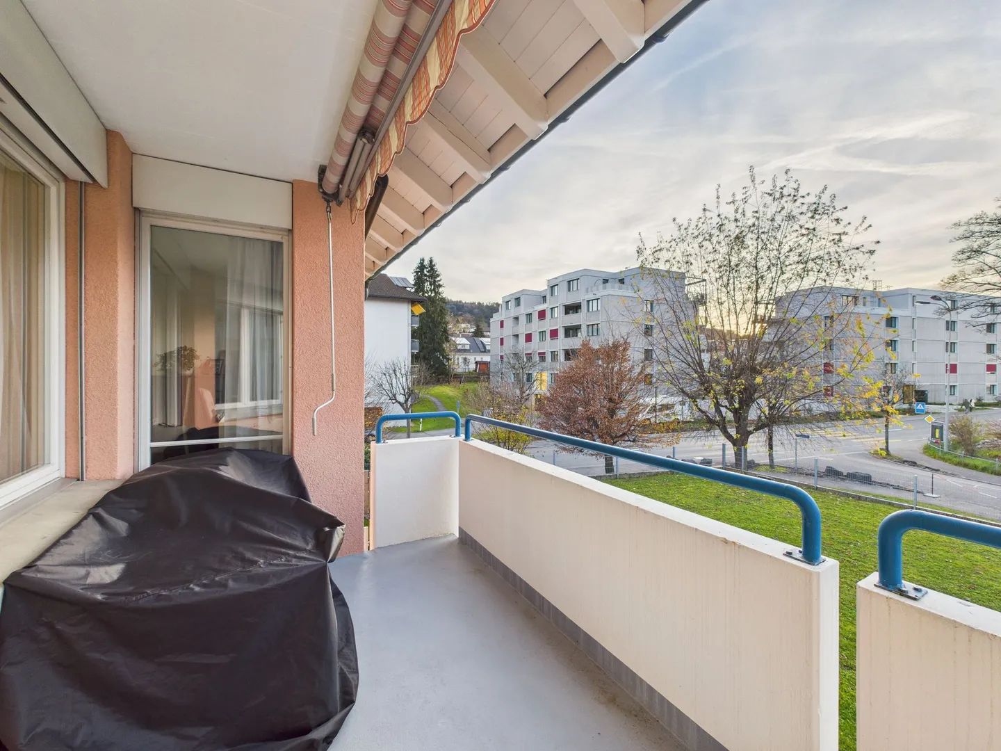 Appartement moderne de 2,5 pièces dans un emplacement ensoleillé à Oberuzwil - Photo 9 sur 10
