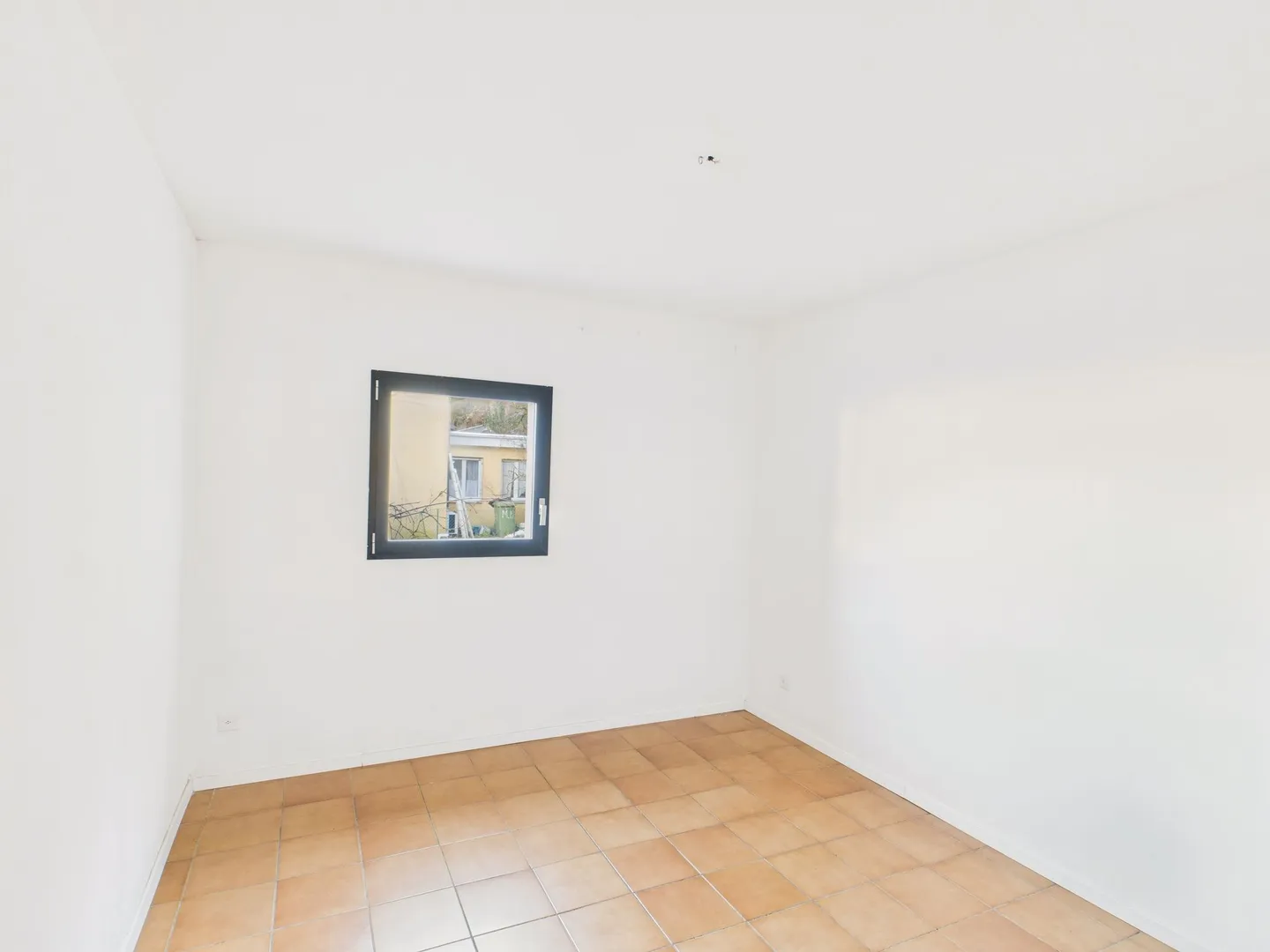 Villa bifamiliare élégante à Chiasso, Canton du Tessin - Photo 9 sur 13