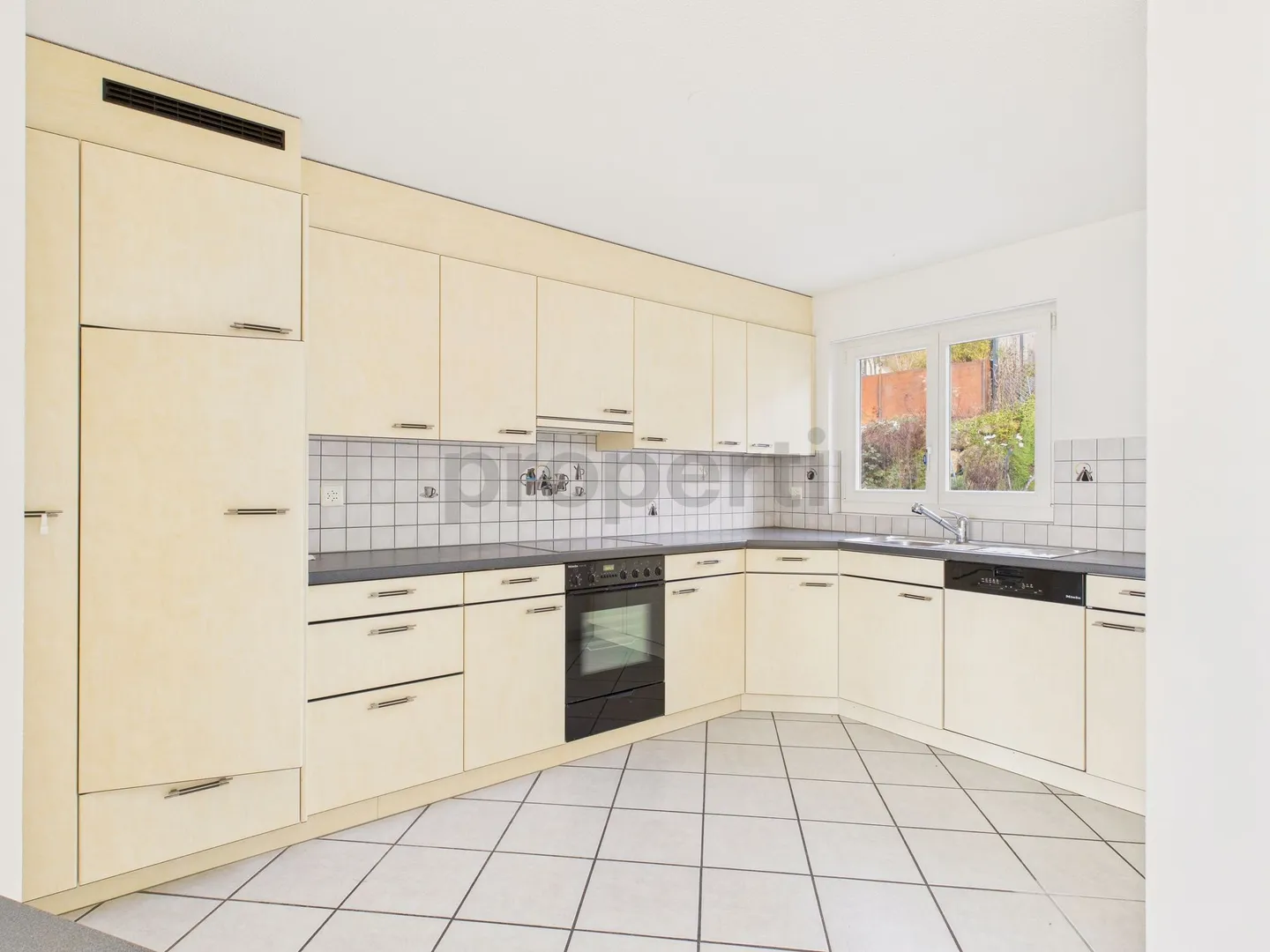 Bella casa unifamiliare di 4,5 stanze con giardino a Ottenbach - Foto 5 di 13