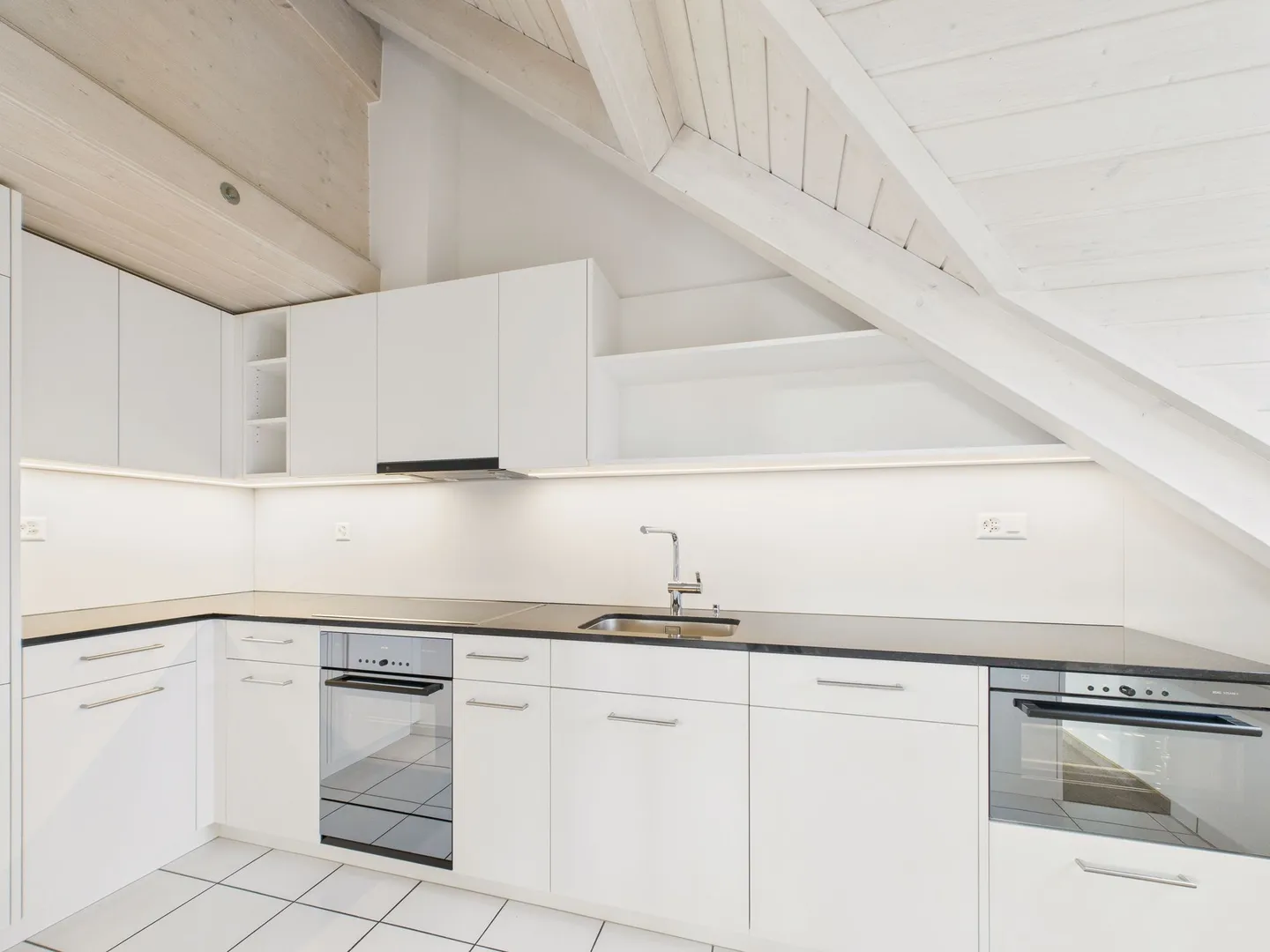 Modern 4.5-Zimmer-Dachwohnung mit Weitblick in Wigoltingen - Photo 6 of 12