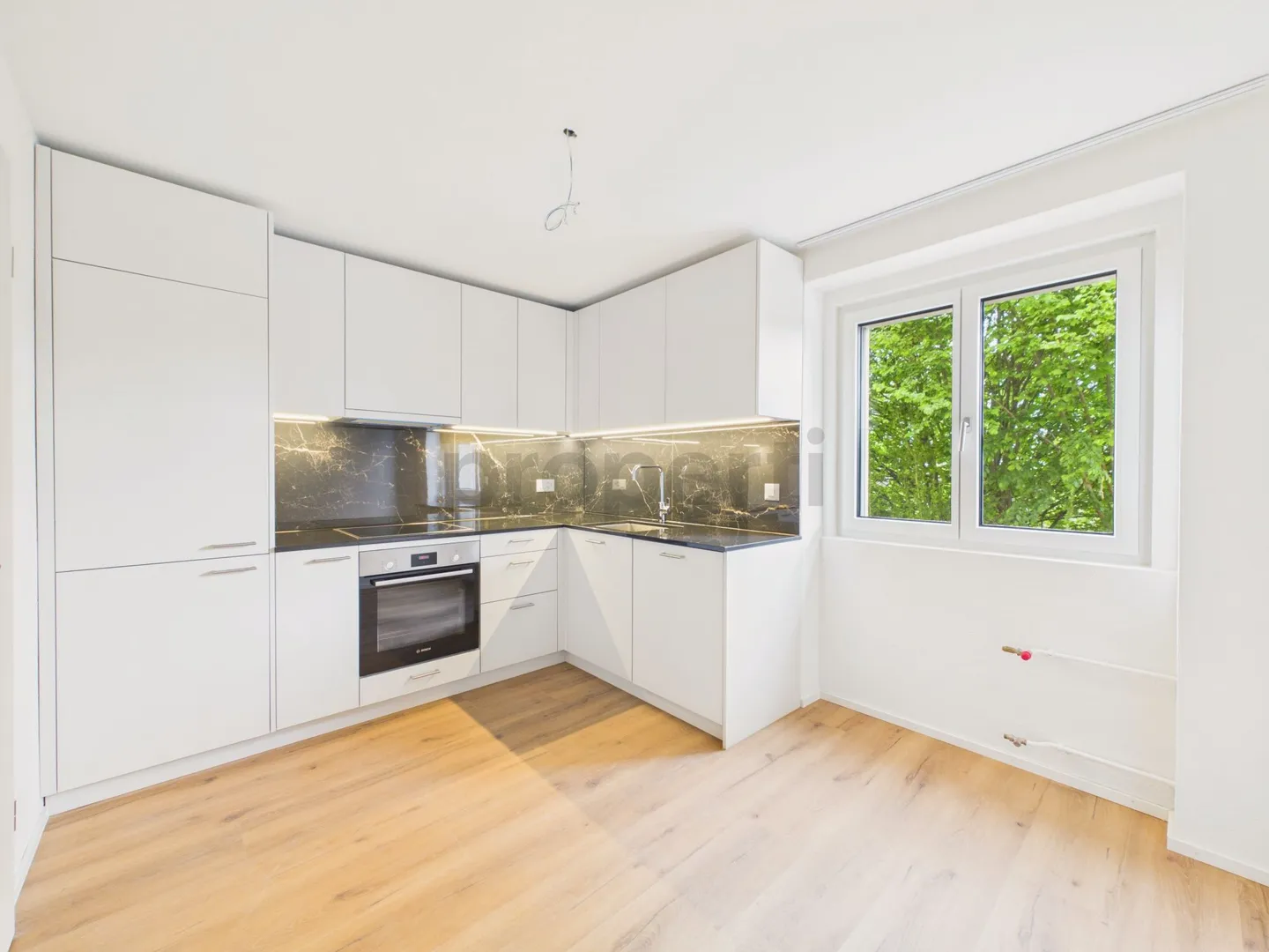 Geräumige Wohnung mit Balkon - Foto 6 von 13