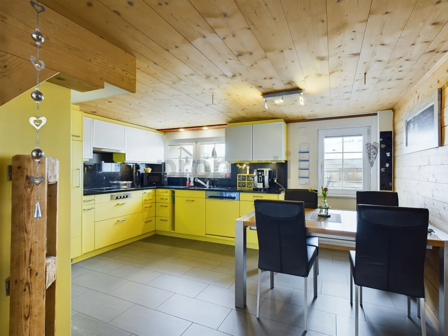 Cozy 6.5-room single-family house with spacious terrace in Herisau - Photo 4 of 10