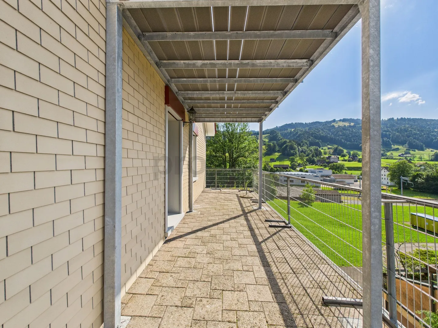 Charming and Sunny Home in the Green with this 3.5-Room Apartment in Ebnat-Kappel - Photo 11 of 12