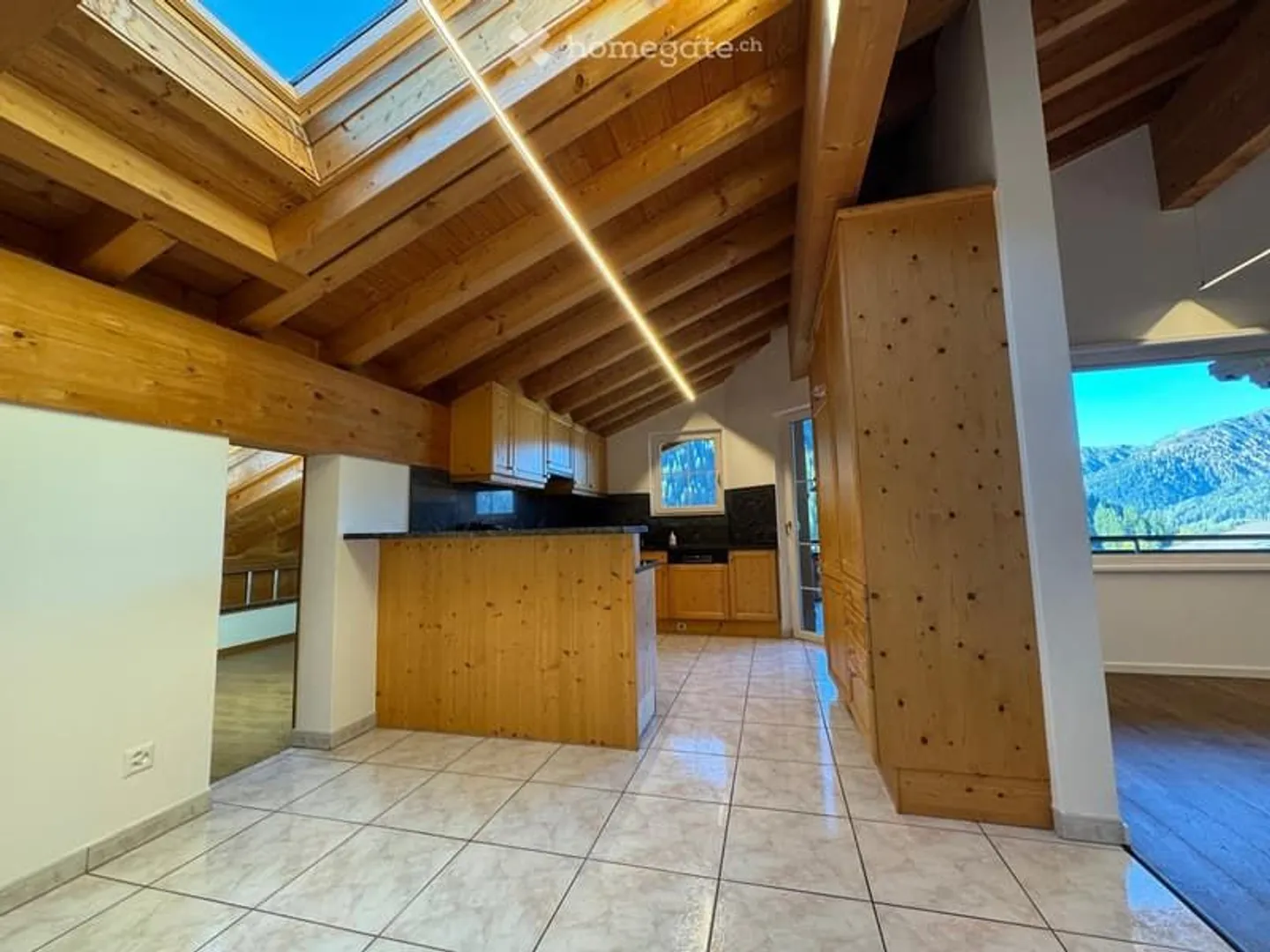 Penthouse spacieux de 5,5 pièces avec vue sur la montagne à Clavadel - Photo 4 sur 13