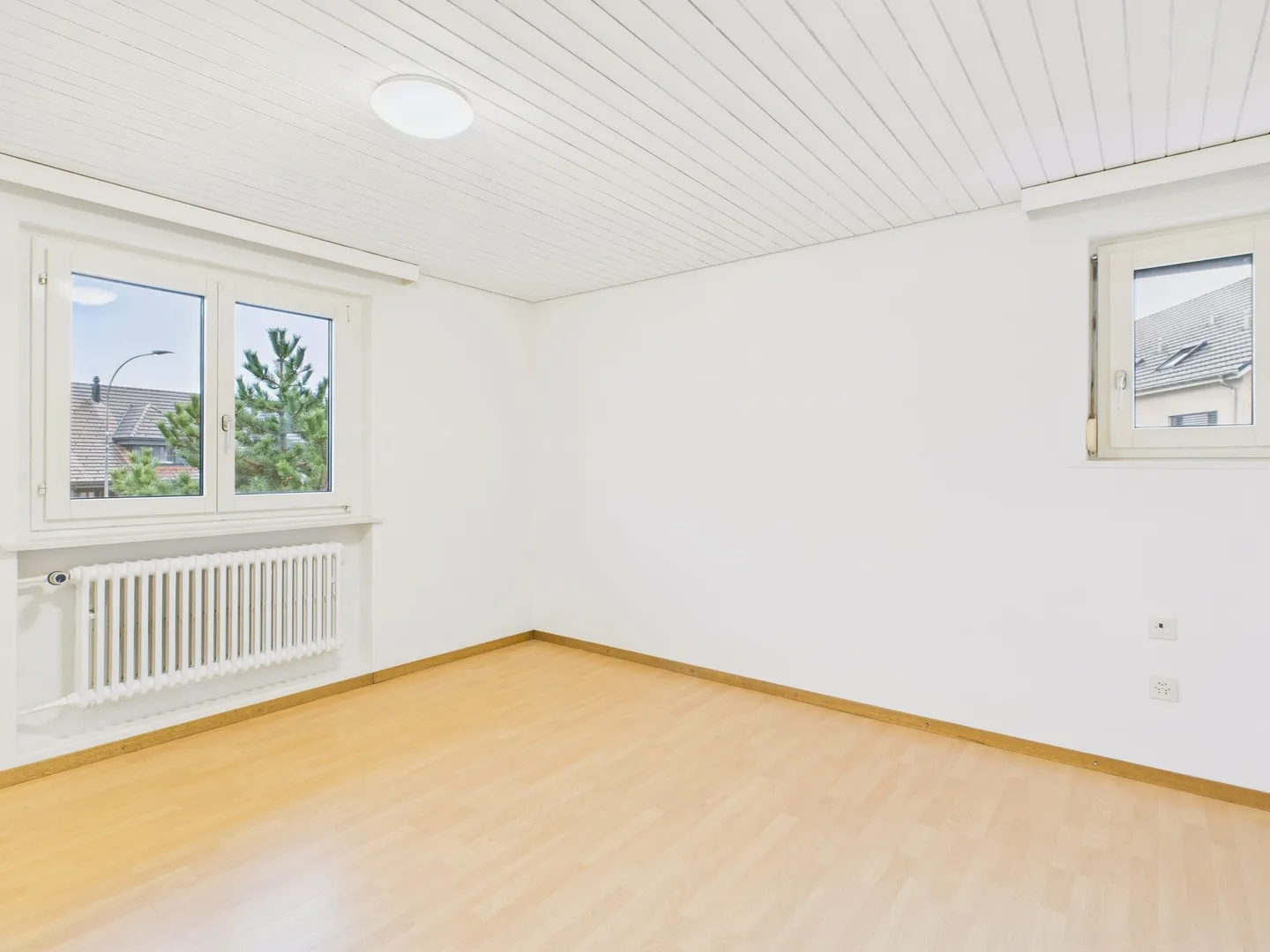 Family-friendly 6.5-room single-family house in Egolzwil with studio apartment & garden oasis with palm trees - Photo 7 of 13