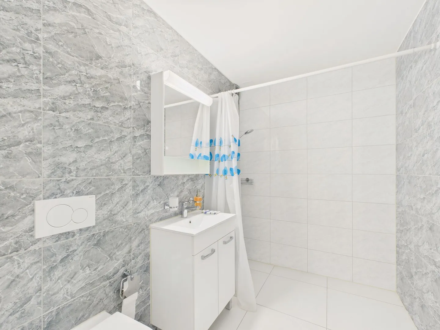 Spazio commerciale moderno con possibilità di utilizzo versatile in una posizione tranquilla - Foto 6 di 8