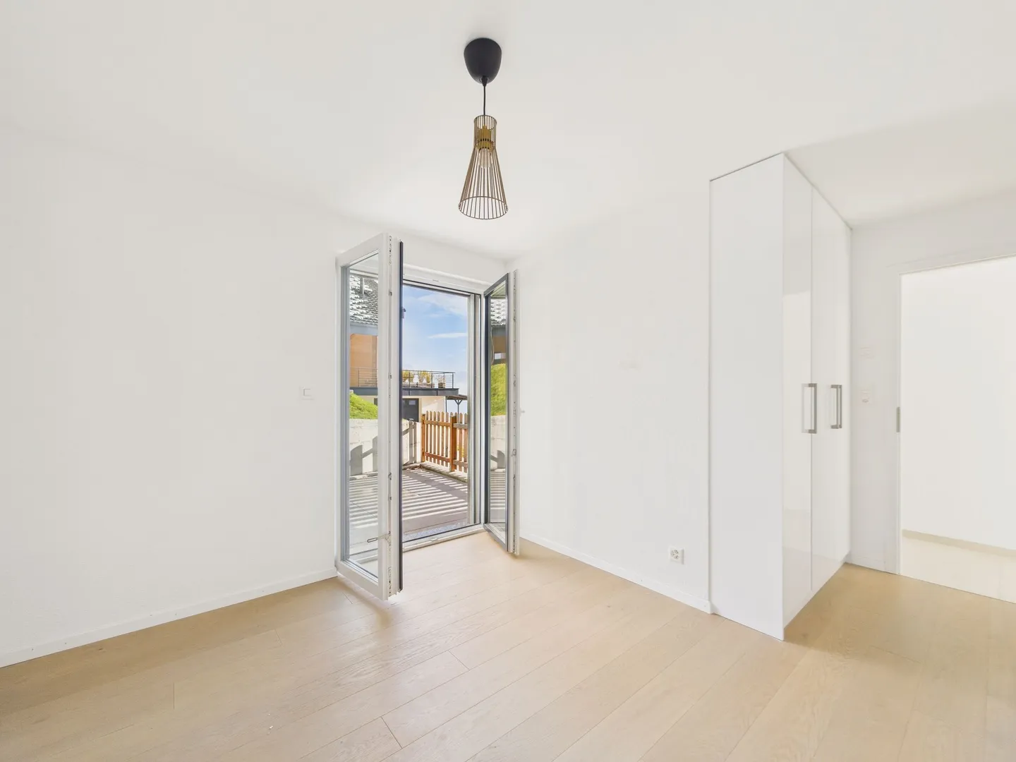 Geräumige und helle 4,5-Zimmer-Wohnung mit großer Terrasse und atemberaubendem Bergblick in Miex, VS. - Foto 7 von 13