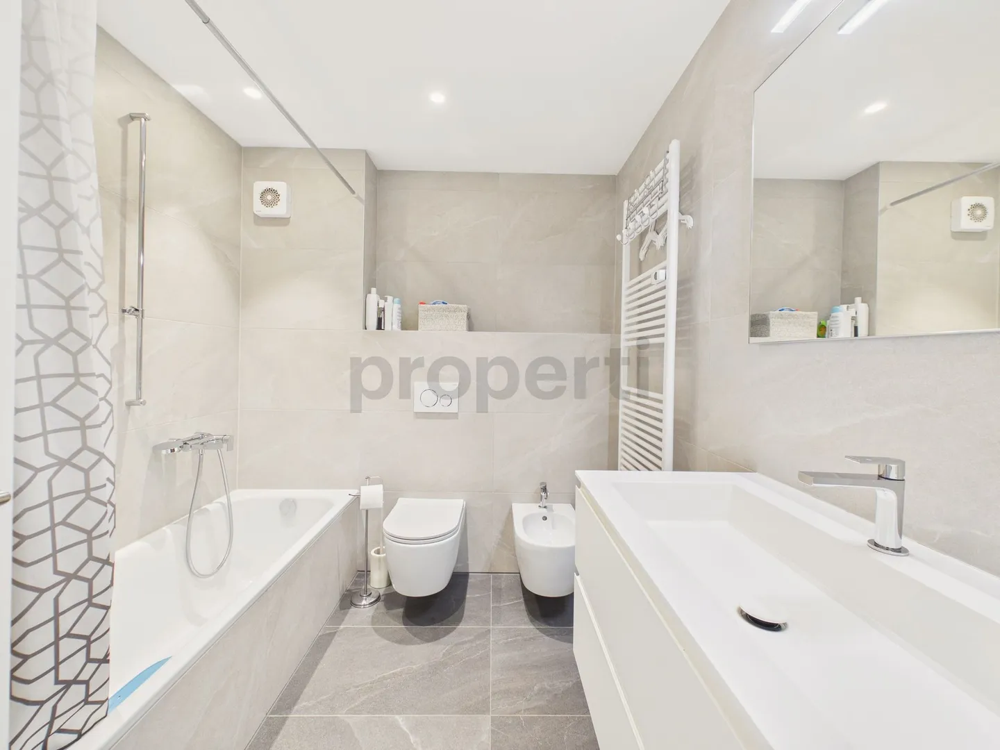 Elegant 4.5-room penthouse sunny with elevator in a quiet area - Photo 11 of 12