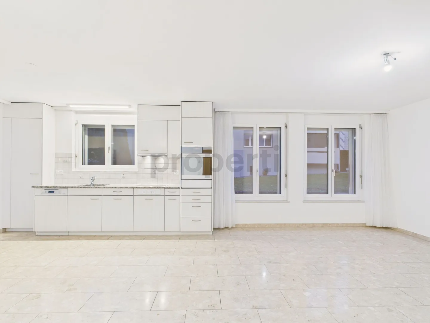 Moderno appartamento con terrazza di 3,5 stanze a Bubendorf - Il tuo rifugio con stile e praticità - Foto 2 di 11