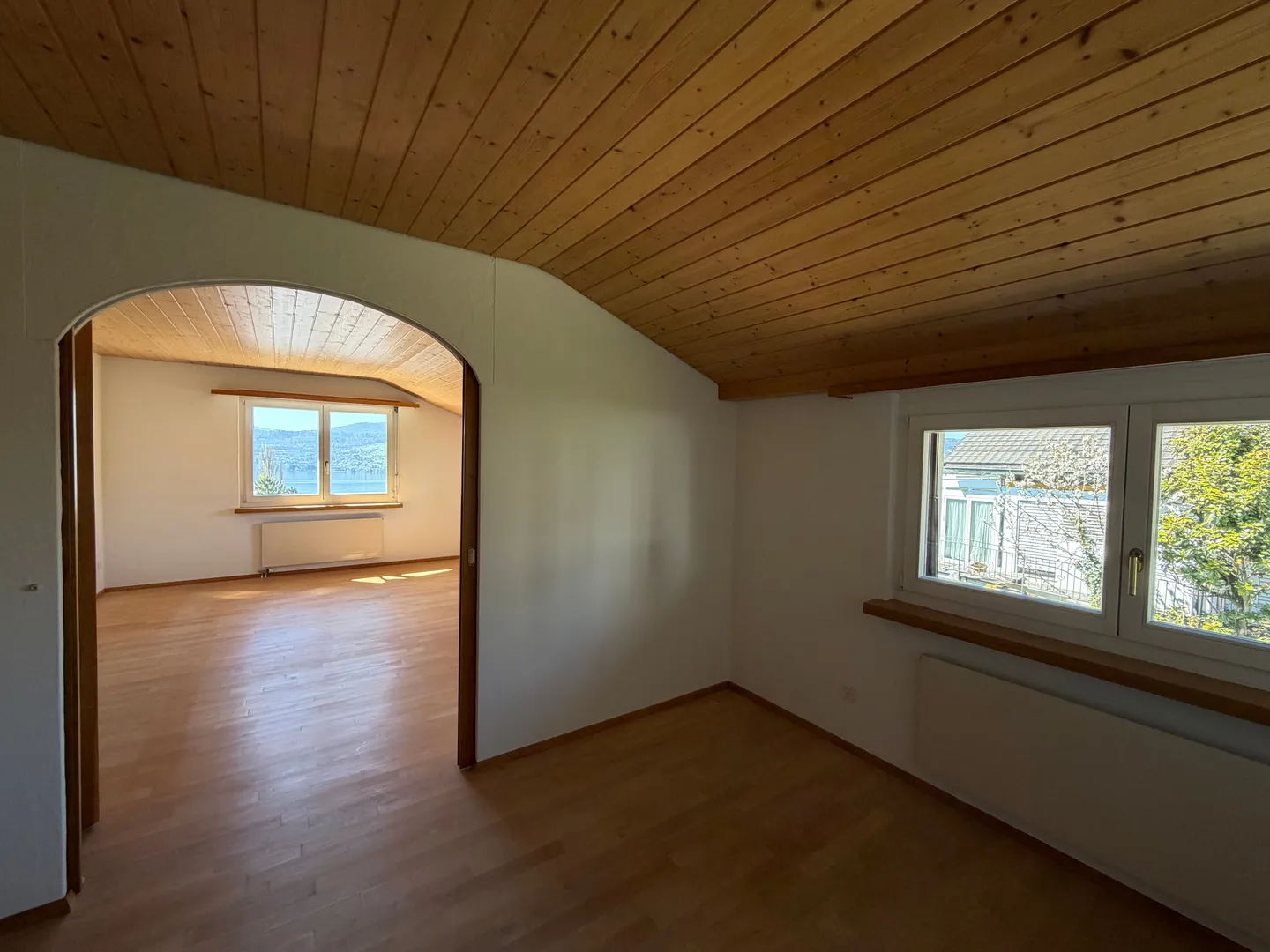 Bright 4-Room Attic Apartment with Balcony, Herrliberg - Photo 8 of 13