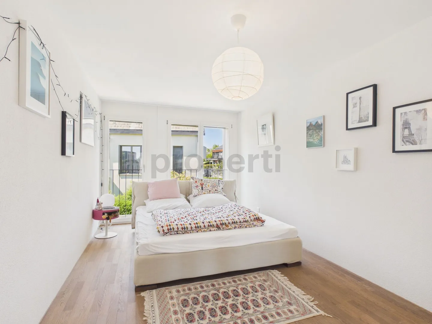 Maison jumelée moderne de 5,5 pièces avec beau jardin à Hirzel - Photo 7 sur 12