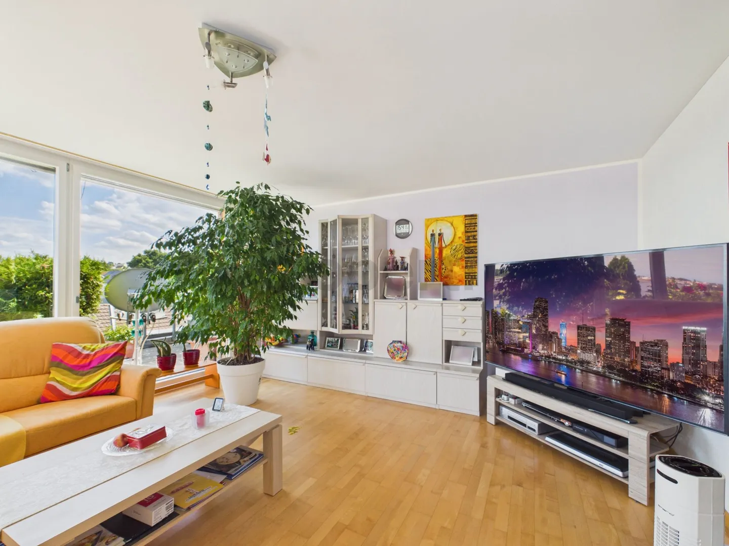 Elegante Attikawohnung mit Balkon - Foto 2 von 13