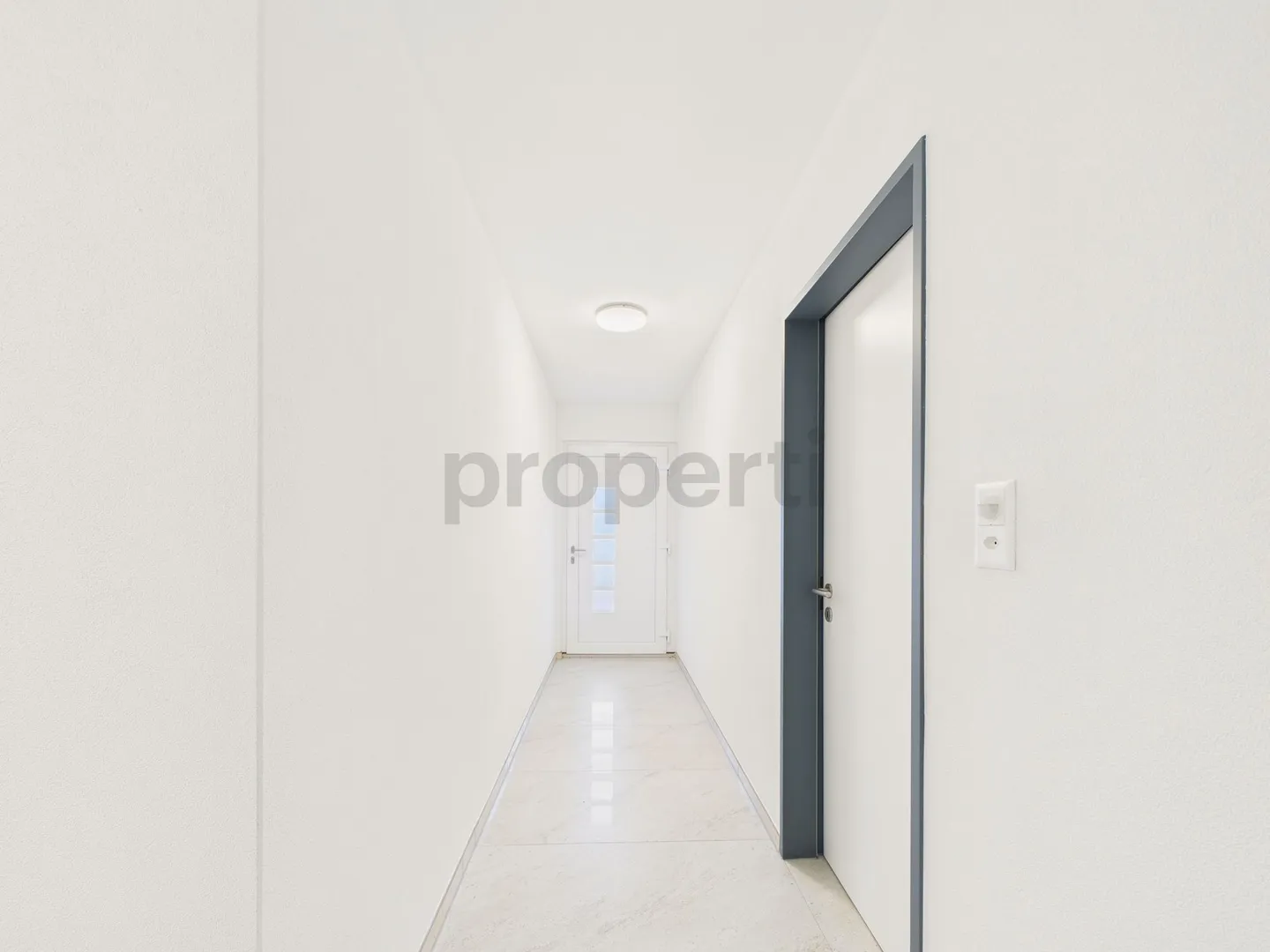 Light-Filled 3-Room Apartment with Terrace in Rietheim - Photo 7 of 12
