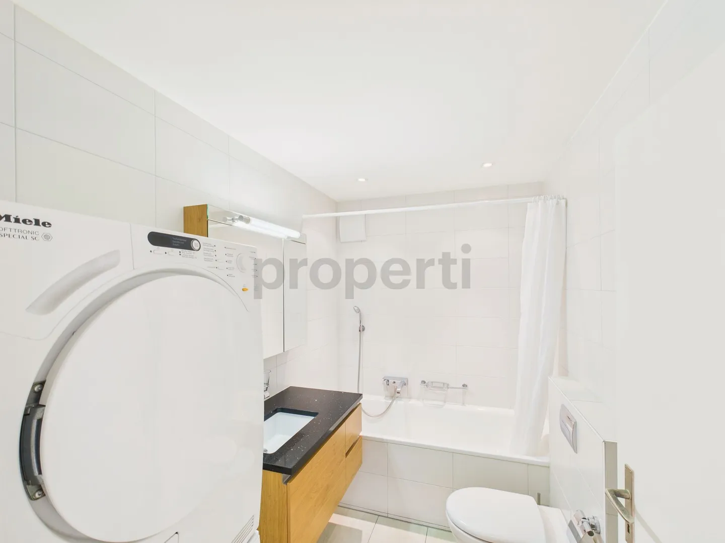 Ampio appartamento di 4,5 stanze a Binningen - arredato - Foto 8 di 11