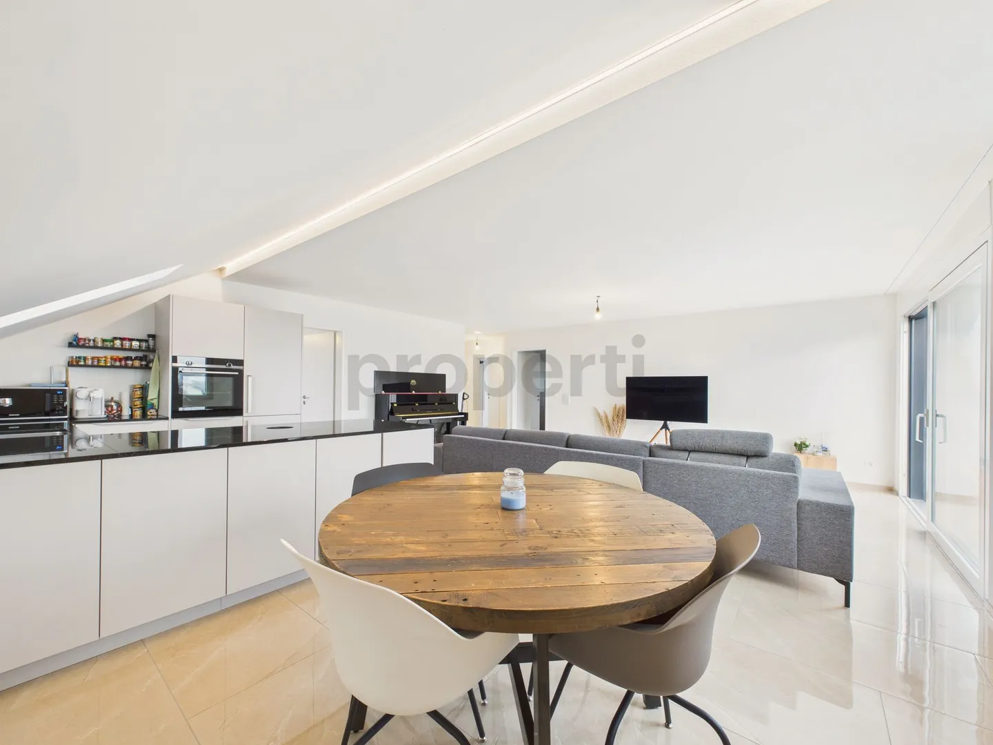 Vivere e lavorare insieme - Condominio elegante con spazio hobby versatile a Hunzenschwil - Foto 2 di 12