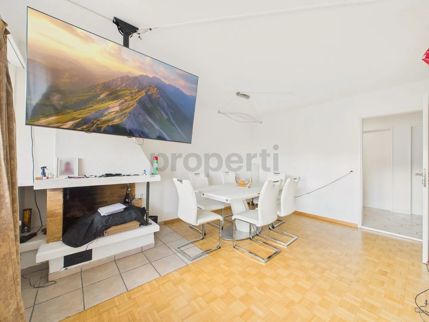 Attractive, light-flooded 3.5-room apartment with parking space in Mägenwil - Photo 5 of 13