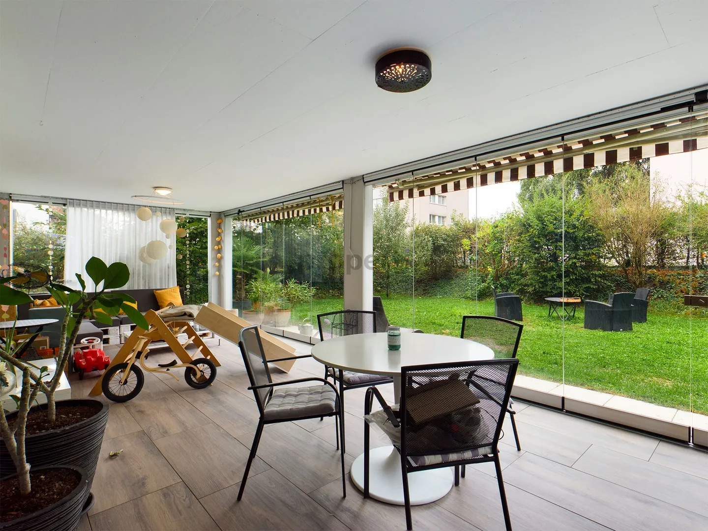 Ampio appartamento con giardino di 4,5 locali a Sciaffusa - Foto 8 di 9