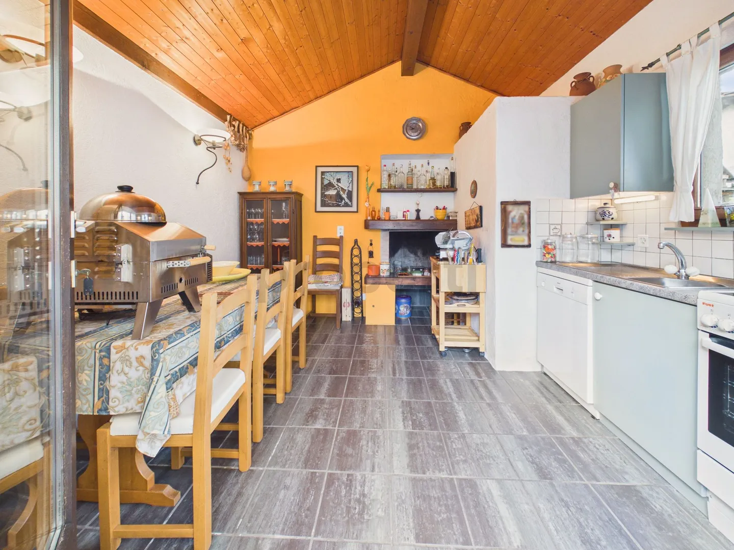 Geräumiges Einfamilienhaus mit 8,5 Zimmern und großem Garten, Giubiasco - Foto 11 von 13