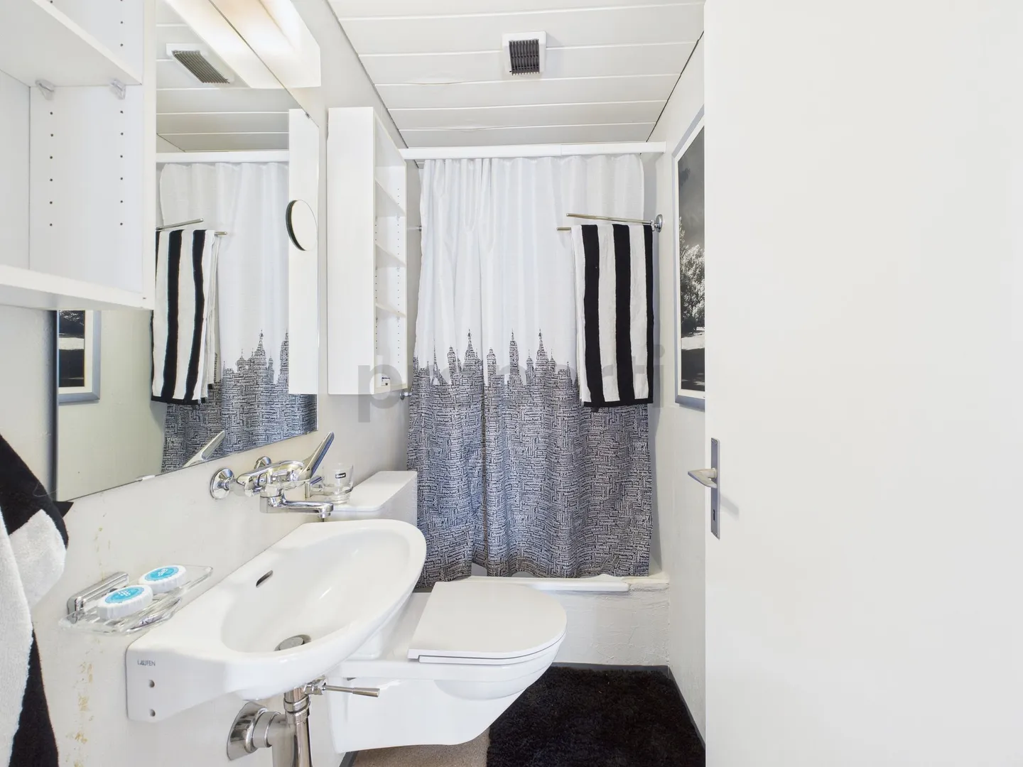 Outstanding 2.5-room penthouse apartment with terrace in Effretikon, Canton Zurich - Photo 9 of 12