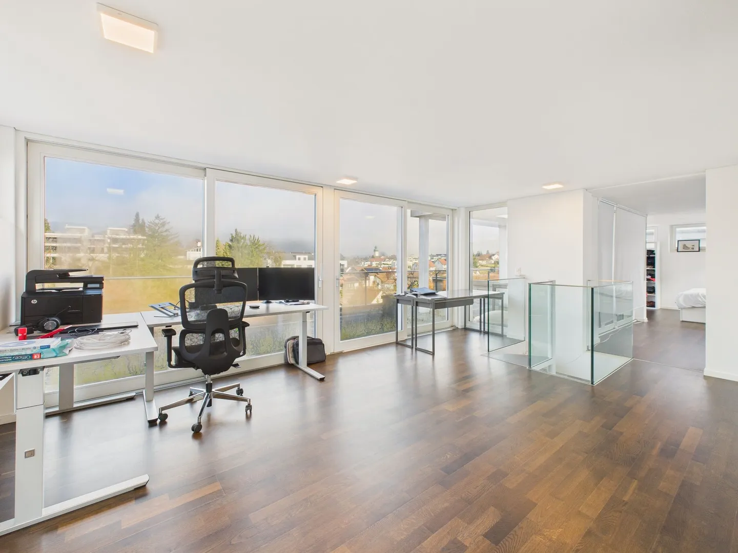 Maison individuelle spacieuse avec une architecture unique dans un emplacement calme de premier choix avec un grand jardin - Photo 6 sur 13