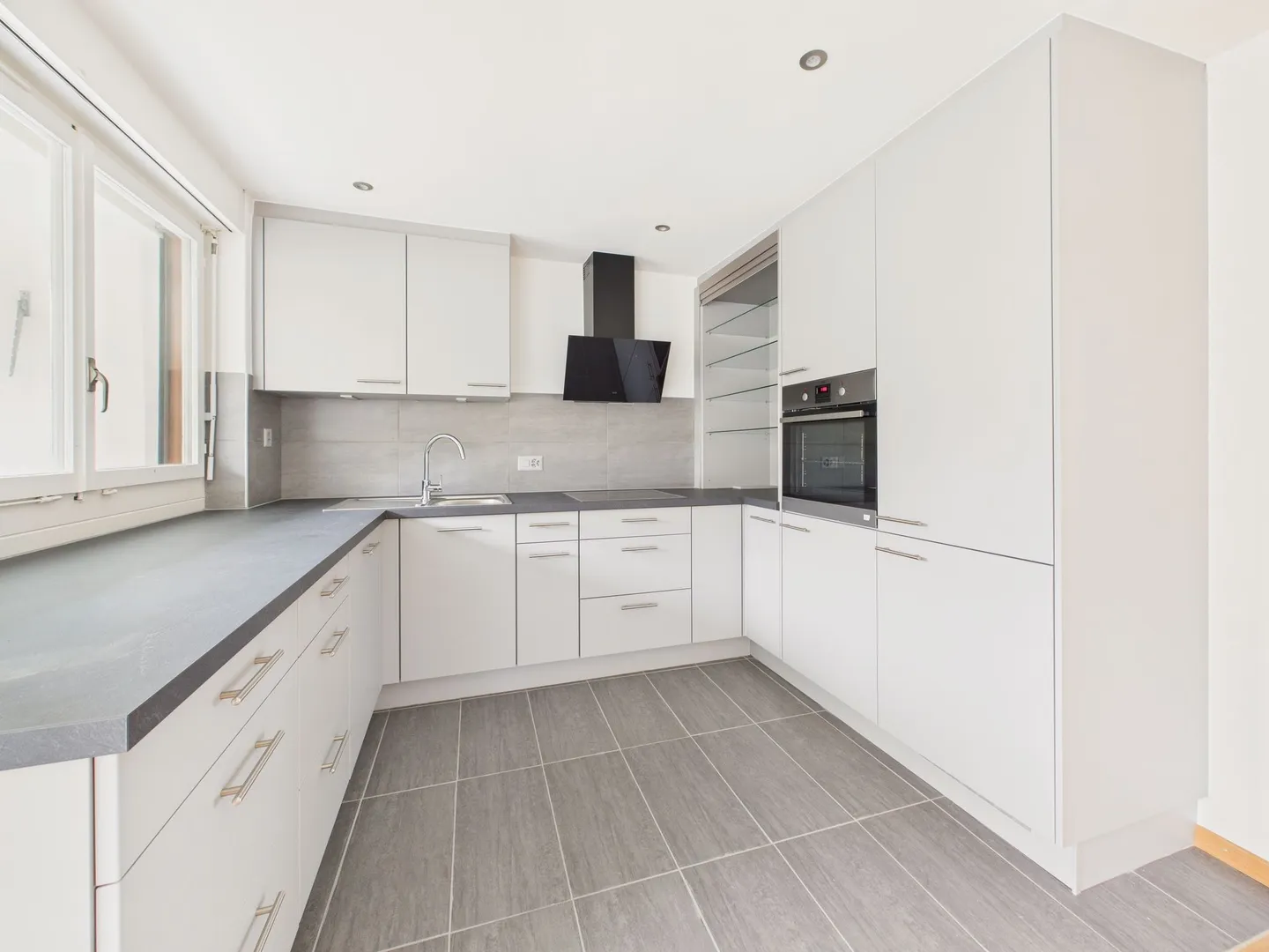 Appartement lumineux de 3,5 pièces avec belle vue à Wädenswil - Photo 2 sur 10