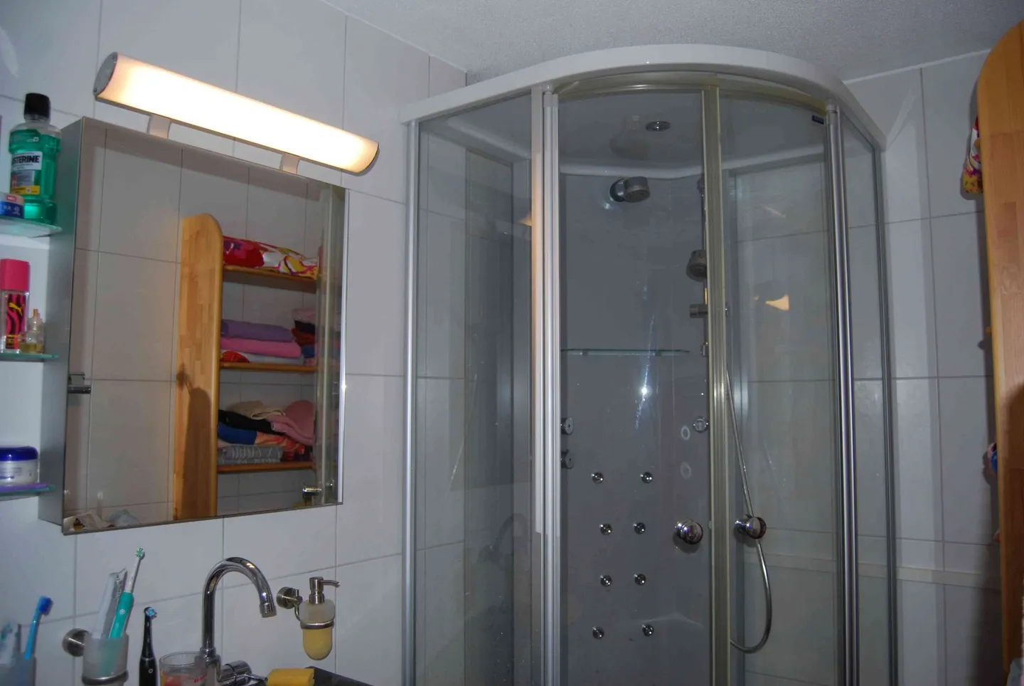 Spacious 5.5-Room Apartment with River View in Port - Photo 6 of 8