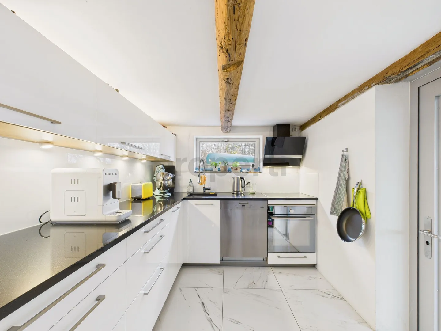 Maison d'angle de 5 pièces récemment rénovée avec jardin à Wetzikon - Photo 4 sur 13