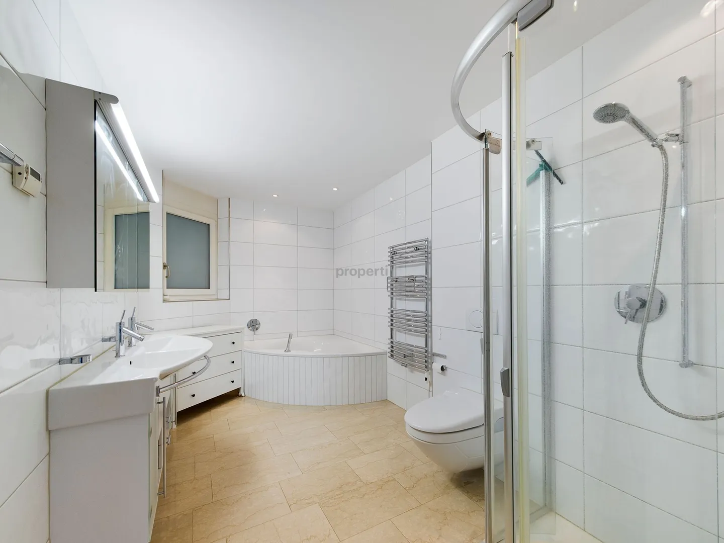 Bright 3.5-room terrace apartment with lake view over the rooftops of Pfäffikon SZ - Photo 6 of 7