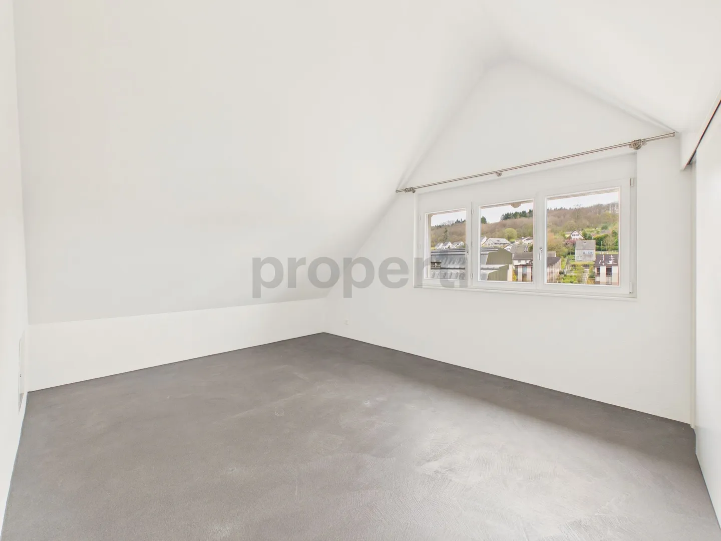 Moderne Maisonette mit Balkon - Foto 8 von 13